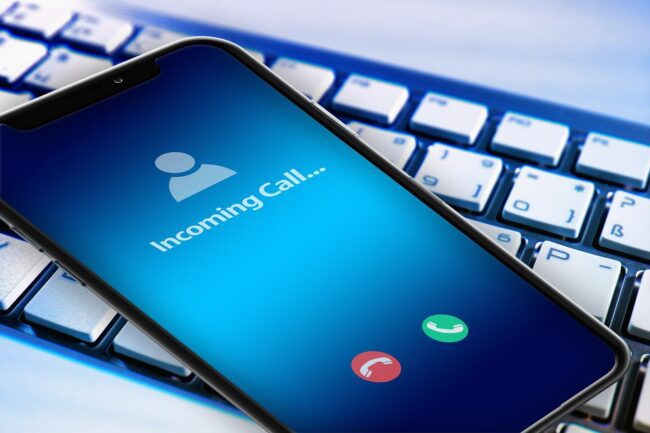 Illustration of an omnichannel customer support strategy including WhatsApp, Live Chat, SMS, and Toll-Free options